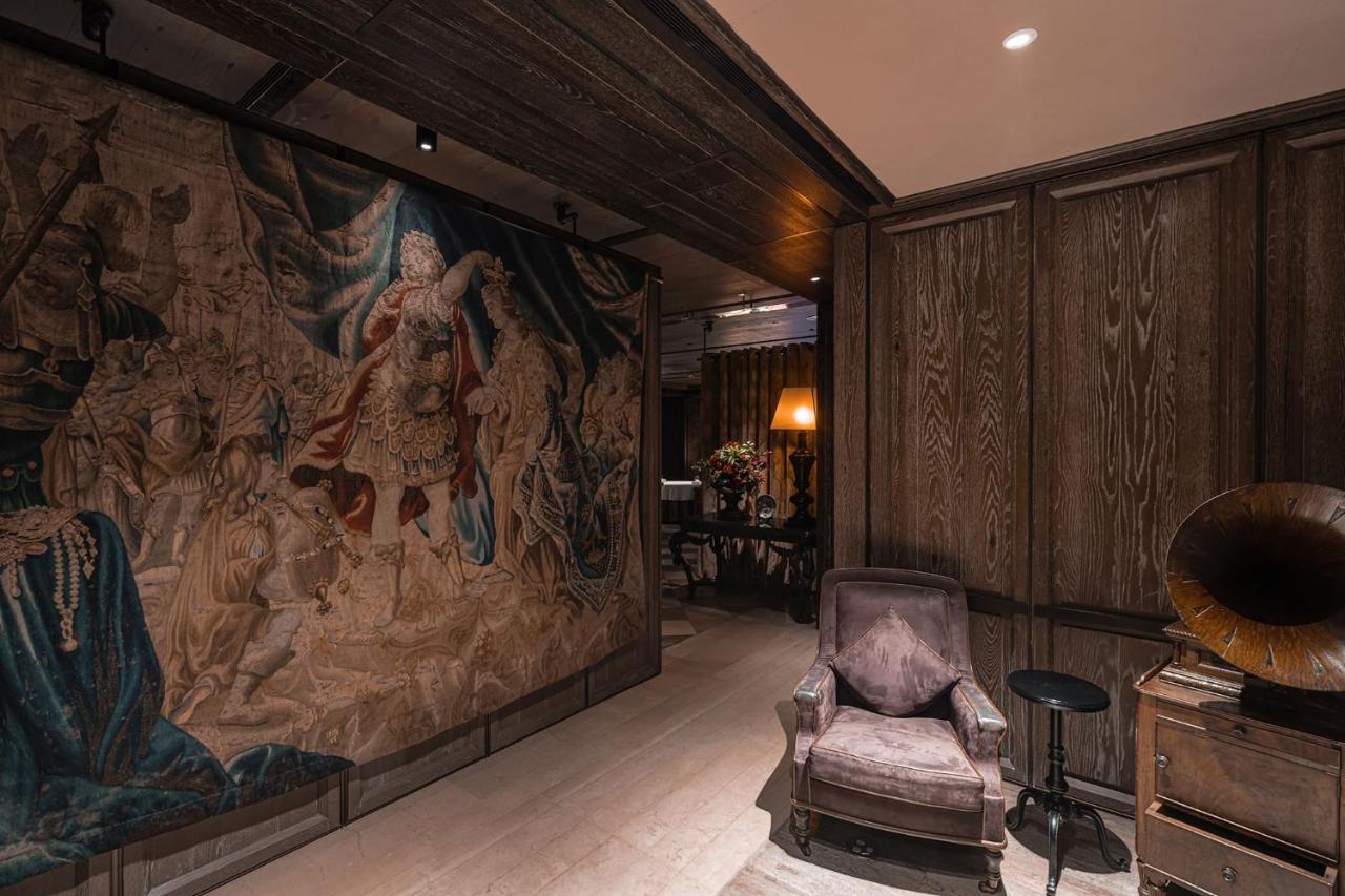Palais De Chine Hotel Тайпей Екстериор снимка Interior of the house