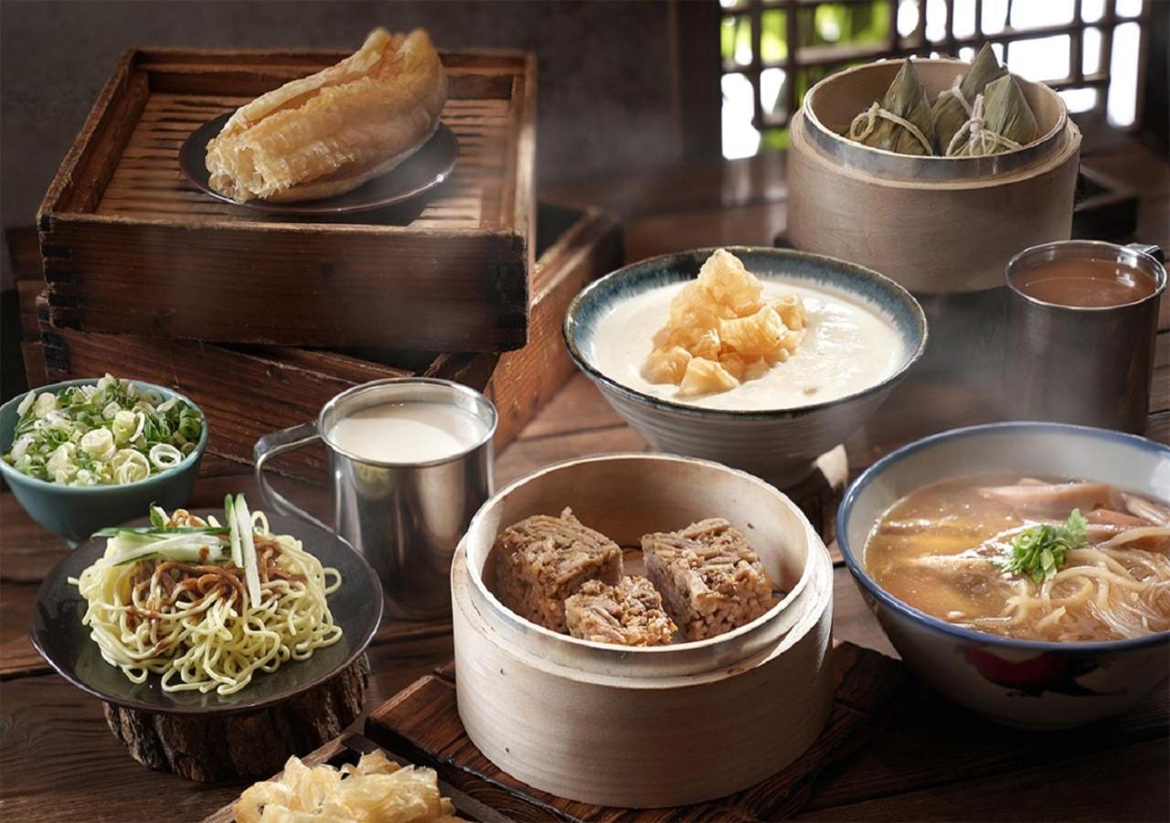 Palais De Chine Hotel Тайпей Екстериор снимка A selection of dim sum